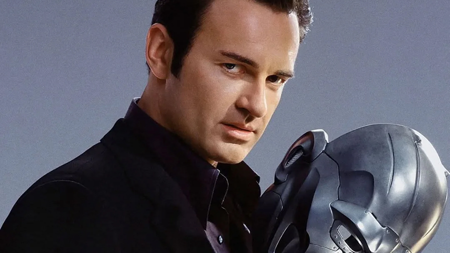 Muere Julian McMahon a los 56 años de edad