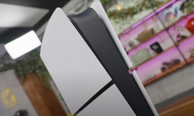Comienza a llegar una PS5 Digital en acabado mate y menor almacenamiento
