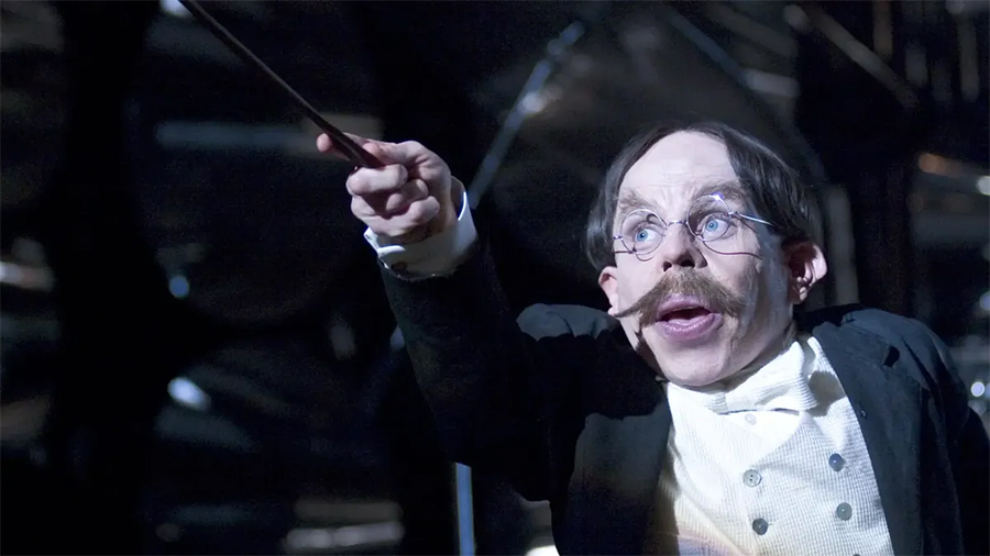 Warwick Davis Filius Flitwick Serie Harry Potter HBO